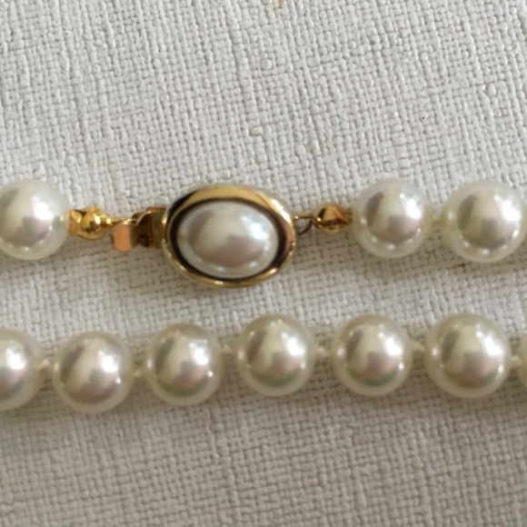 Pearls. VINTAGE - Picture 3 of 4